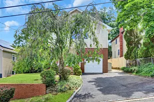 17 Singworth St, Oyster Bay, NY 11771 - Photo 3