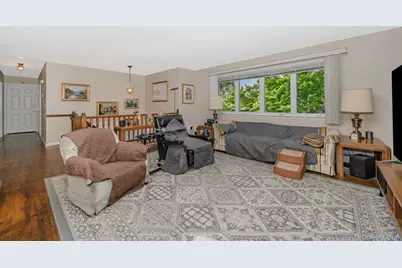 16 Sue-Ann Court, North Babylon, NY 11703 - Photo 3