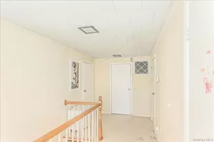 1683 Stewart Ave, New Hyde Park, NY 11040 - Photo 15