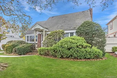 1683 Stewart Avenue, New Hyde Park, NY 11040 - Photo 3