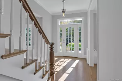 22 Fort Salonga Road, Centerport, NY 11721 - Photo 3