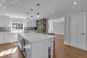 22 Fort Salonga Rd, Centerport, NY 11721 - Photo 15