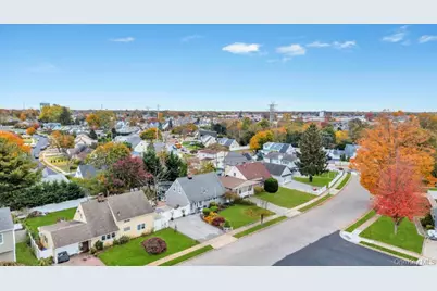 101 Constellation Road, Levittown, NY 11756 - Photo 27