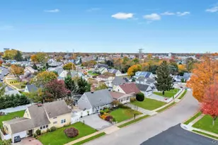 101 Constellation Rd, Levittown, NY 11756 - Photo 27