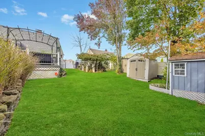 101 Constellation Road, Levittown, NY 11756 - Photo 23