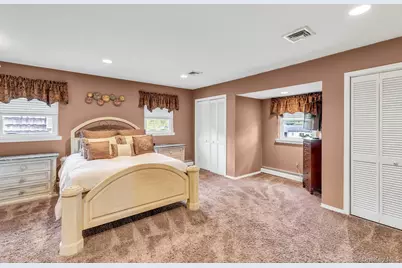 27 Hollister Lane, Islip, NY 11751 - Photo 13