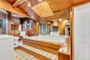 27 Hollister Ln, Islip, NY 11751 - Photo 15