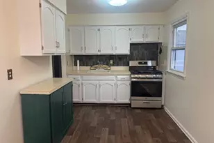 110 Evergreen Ave, Lynbrook, NY 11563 - Photo 5