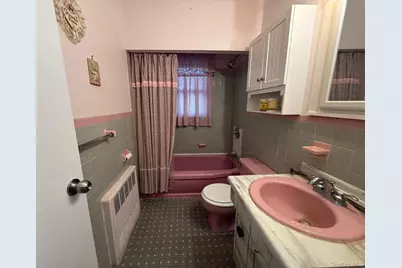 110 Evergreen Avenue #2nd Floor, Lynbrook, NY 11563 - Photo 15