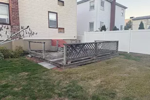 110 Evergreen Ave, Lynbrook, NY 11563 - Photo 17