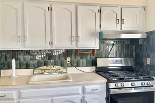 110 Evergreen Ave, Lynbrook, NY 11563 - Photo 5