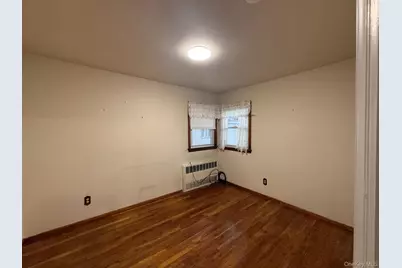 110 Evergreen Avenue #2nd Floor, Lynbrook, NY 11563 - Photo 13
