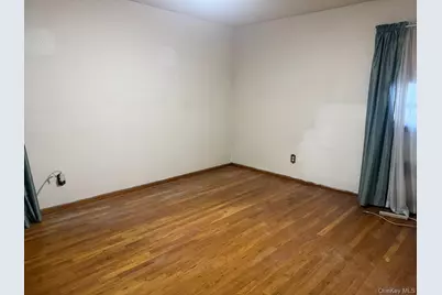 110 Evergreen Avenue #2nd Floor, Lynbrook, NY 11563 - Photo 9