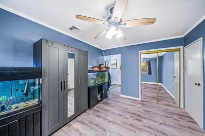 7 Hester Lane, Ronkonkoma, NY 11779 - Photo 21