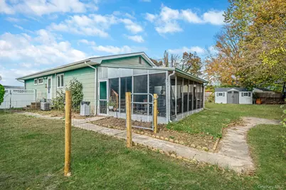 7 Hester Lane, Ronkonkoma, NY 11779 - Photo 27