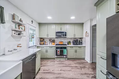 7 Hester Lane, Ronkonkoma, NY 11779 - Photo 7