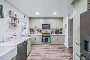 7 Hester Ln, Ronkonkoma, NY 11779 - Photo 7