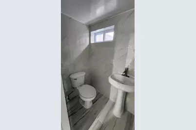 126 Forest Avenue, Glen Cove, NY 11542 - Photo 23