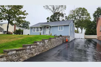 126 Forest Avenue, Glen Cove, NY 11542 - Photo 3