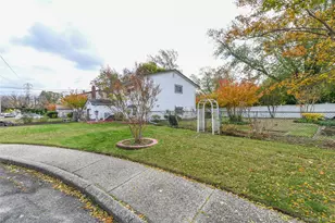 6 Clarke St, Brentwood, NY 11717 - Photo 3