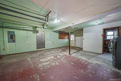 501 Windmill Avenue, West Babylon, NY 11704 - Photo 33