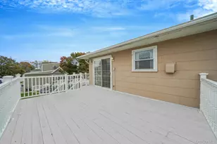 501 Windmill Ave, West Babylon, NY 11704 - Photo 9