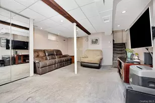 91-15 Vanderveer St, Queens Village, NY 11428 - Photo 15