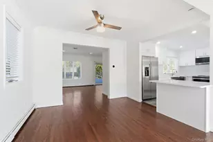 93 Birchwood Dr, Huntington Station, NY 11746 - Photo 9