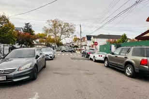 110-04 164th St, Jamaica, NY 11433 - Photo 9