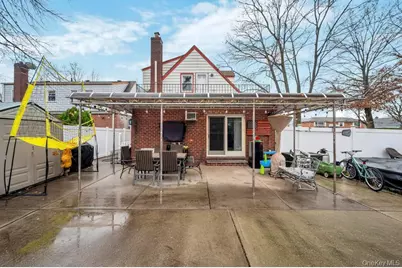 8303 261st Street, Floral Park, NY 11004 - Photo 33