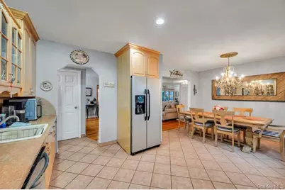 8303 261st Street, Floral Park, NY 11004 - Photo 9