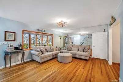 8303 261st Street, Floral Park, NY 11004 - Photo 5