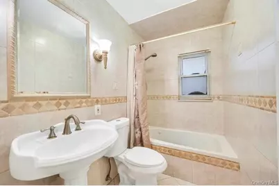 8303 261st Street, Floral Park, NY 11004 - Photo 15