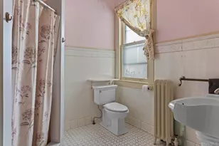 121 S Jamesport Ave, South Jamesport, NY 11970 - Photo 33