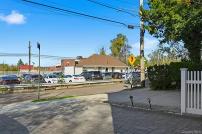 250-04 39th Road, Little Neck, NY 11363 - Photo 33