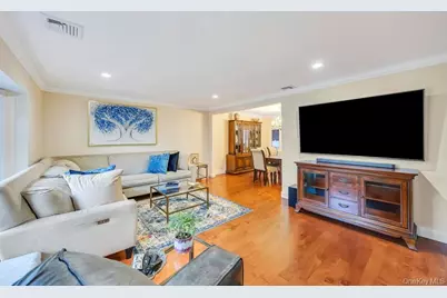 24 Glenwood Road, Plainview, NY 11803 - Photo 11