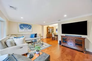 24 Glenwood Rd, Plainview, NY 11803 - Photo 11