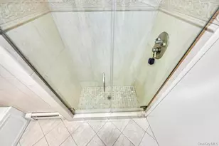 24 Glenwood Rd, Plainview, NY 11803 - Photo 33