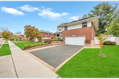 24 Glenwood Road, Plainview, NY 11803 - Photo 5