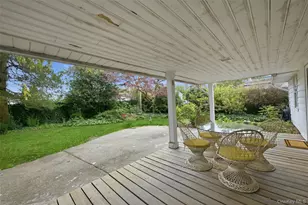 150 Kingfisher Rd, Levittown, NY 11756 - Photo 17