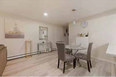 8 Penn Drive, Dix Hills, NY 11746 - Photo 25