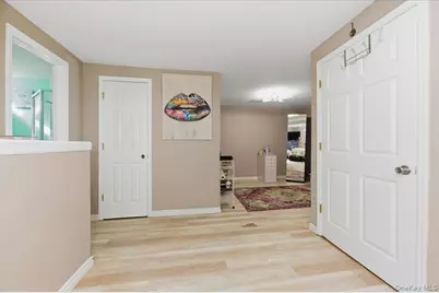 8 Penn Drive, Dix Hills, NY 11746 - Photo 27