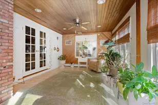 8 Penn Dr, Dix Hills, NY 11746 - Photo 15