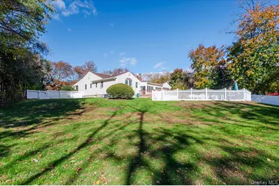 8 Penn Drive, Dix Hills, NY 11746 - Photo 41