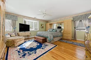 8 Penn Dr, Dix Hills, NY 11746 - Photo 17