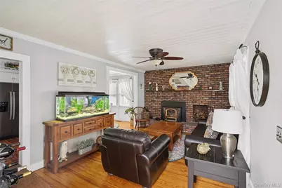 31 Roosevelt Avenue, Sayville, NY 11782 - Photo 5