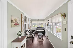 31 Roosevelt Ave, Sayville, NY 11782 - Photo 3
