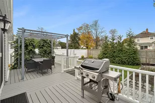 31 Roosevelt Ave, Sayville, NY 11782 - Photo 17