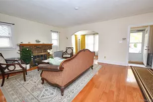 109-15 200th St, Saint Albans, NY 11412 - Photo 11