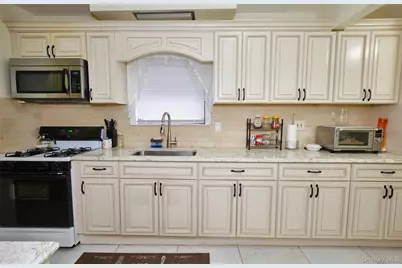 109-15 200th Street, Saint Albans, NY 11412 - Photo 19